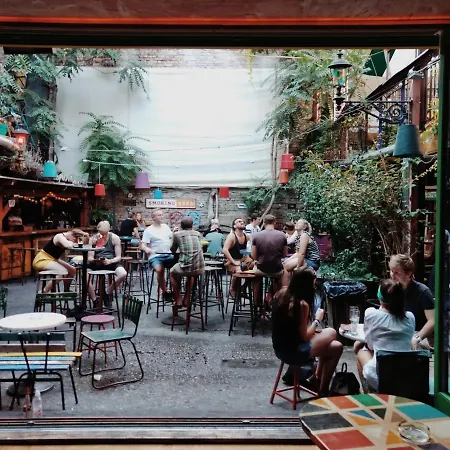 True Gem Downtown Next To Synagogue And Gozsdu Garden Area *