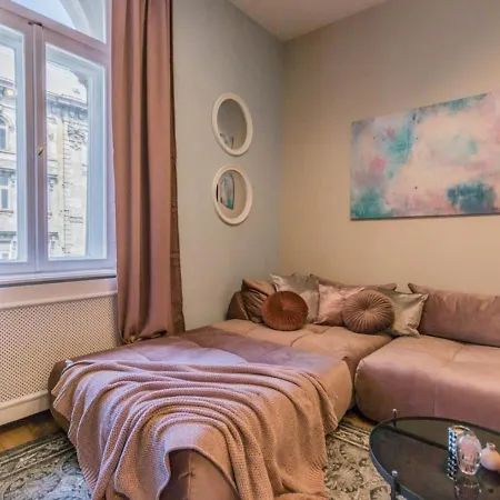 True Gem Downtown Next To Synagogue And Gozsdu Garden Area