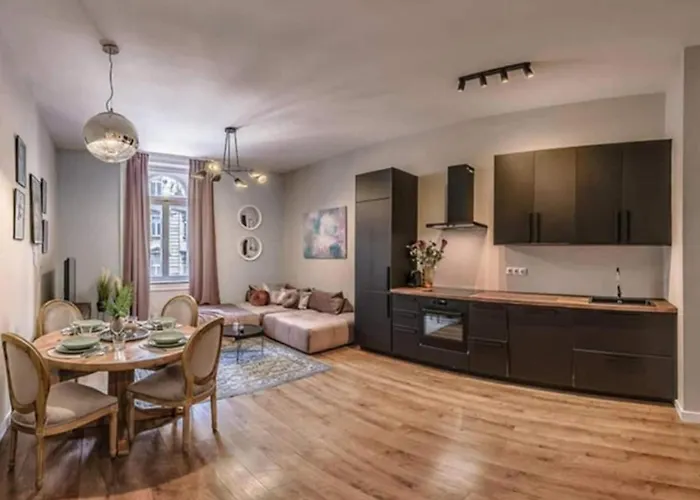 아파트 True Gem Downtown Next To Synagogue And Gozsdu Garden Area 부다페스트
