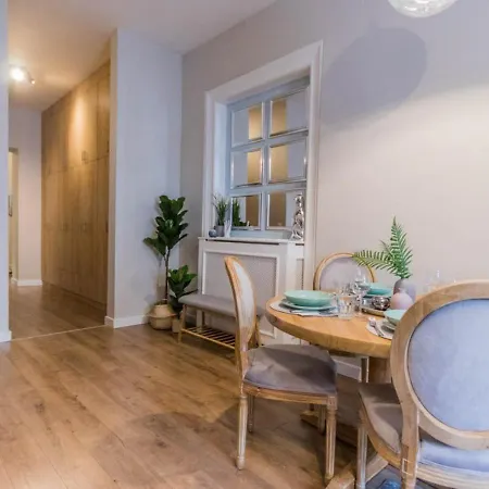 True Gem Downtown Next To Synagogue And Gozsdu Garden Area Lejlighed Budapest