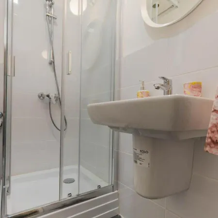 True Gem Downtown Next To Synagogue And Gozsdu Garden Area Lejlighed Budapest