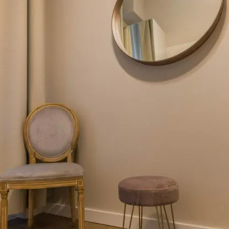 True Gem Downtown Next To Synagogue And Gozsdu Garden Area Lejlighed